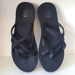Teva Olowahu sandals